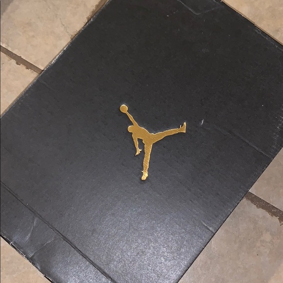 Air Jordan 12 Retro BG - Picture 9 of 9